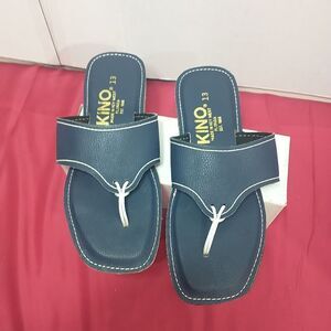 Kino Woman's SZ 13 Navy Blue Leather Flip Flop Sandals Key West Florida.